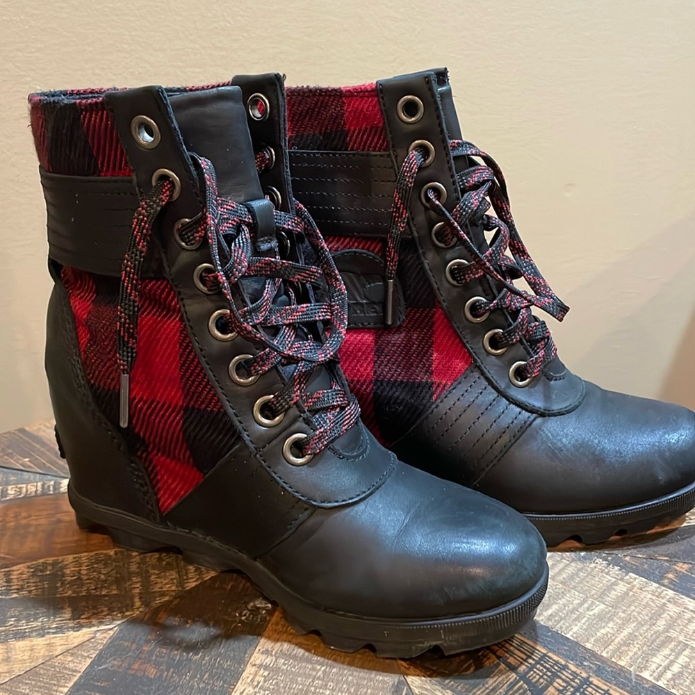 Genuine leather and buffalo plaid Sorel boots, size 7.  Excellent used condition